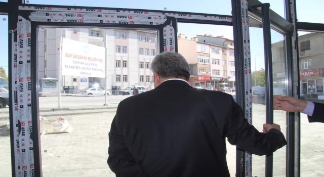 Başkan Altun ve Kaymakam Gülen, Bünyan Mini Terminalinde incelemelerde bulundu
