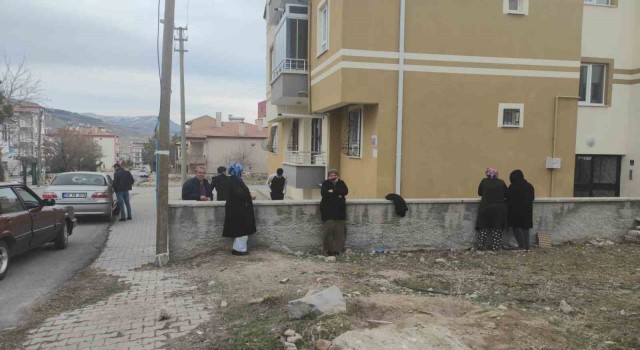 Kayserideki deprem Develide vatandaşı sokağa döktü