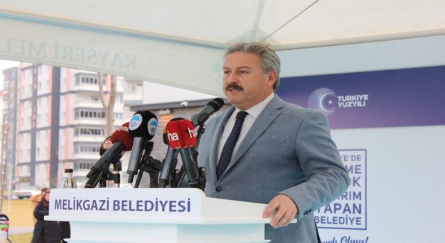 Başkan Palancıoğlu; “Yönetimi bilmeyen belediyeyi bilmeyen arkadaşlar uçuk kaçık vaatler veriyor”
