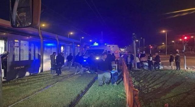 Tramvayın çarptığı yaya ağır yaralandı