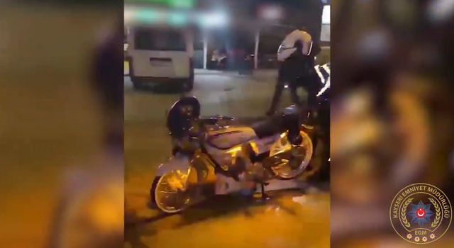 Vatandaşları rahatsız eden motosiklet sürücüleri yakalandı 
