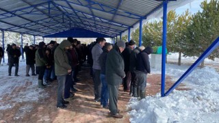 Depremde hayatını kaybeden genç öğretmen Aksarayda toprağa verildi
