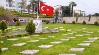 Cizrede 7 yıl önce terör örgütü PKKnın saldırısında şehit düşen 12 polis anıldı