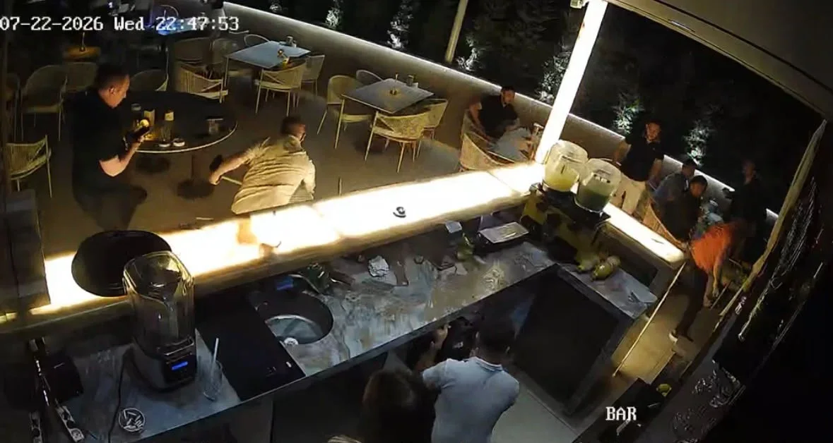 Alaaddin Çağlıköse’ye bıçaklı saldırı anı kamerada