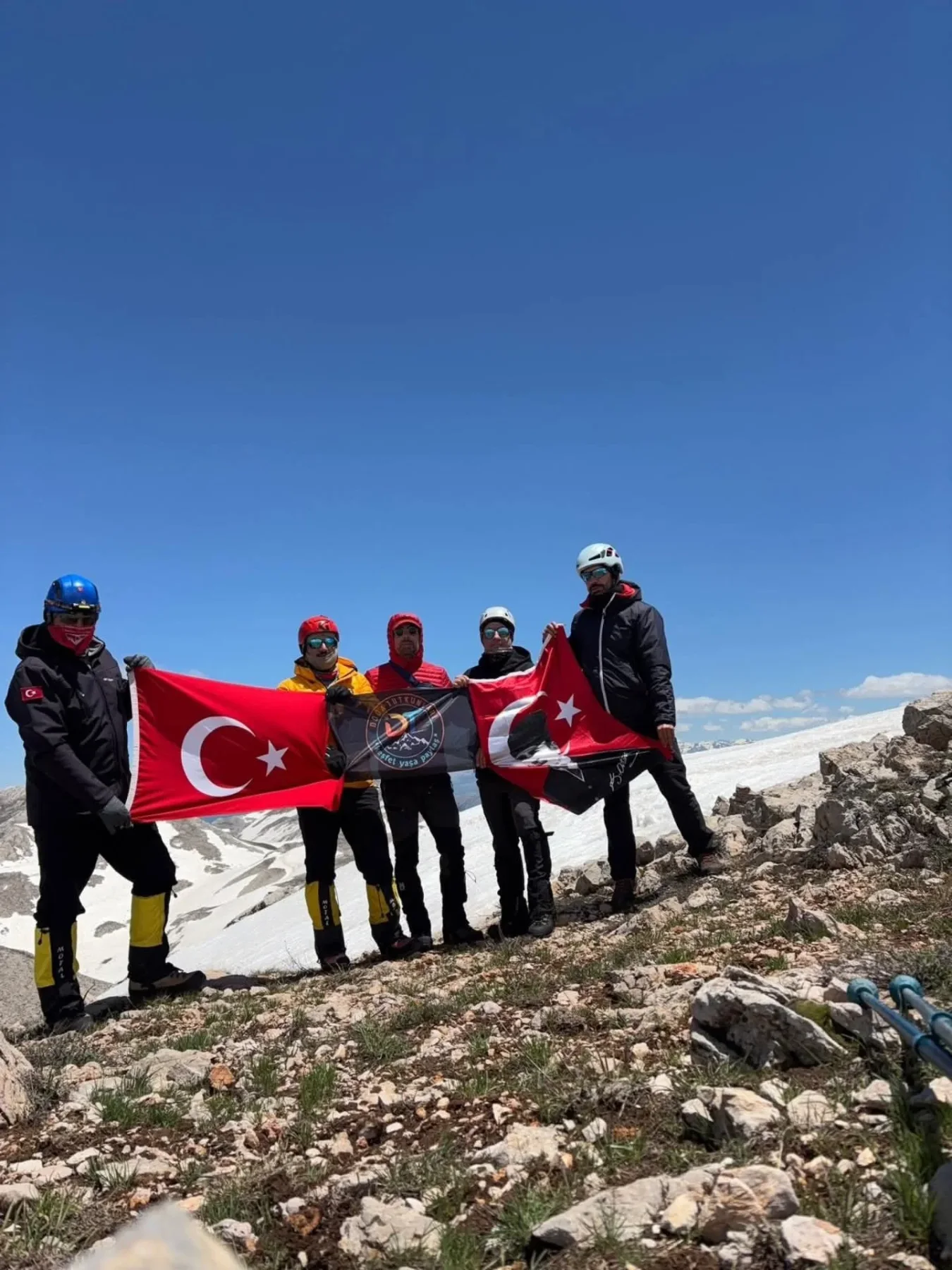 Kayserili Dağcılar Bayram Tatilini Zirvede Geçirdi