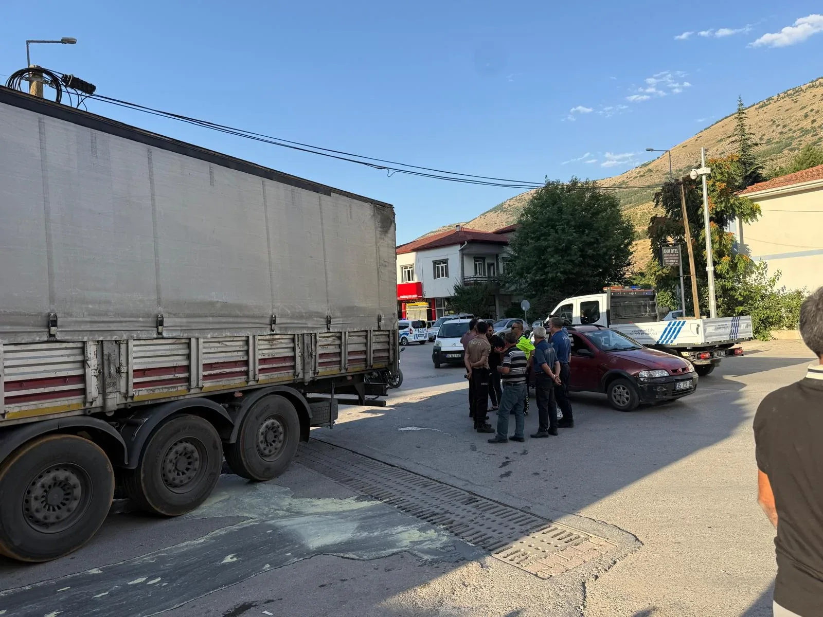 Seyir halindeki TIR’ın dorsesinde yangın