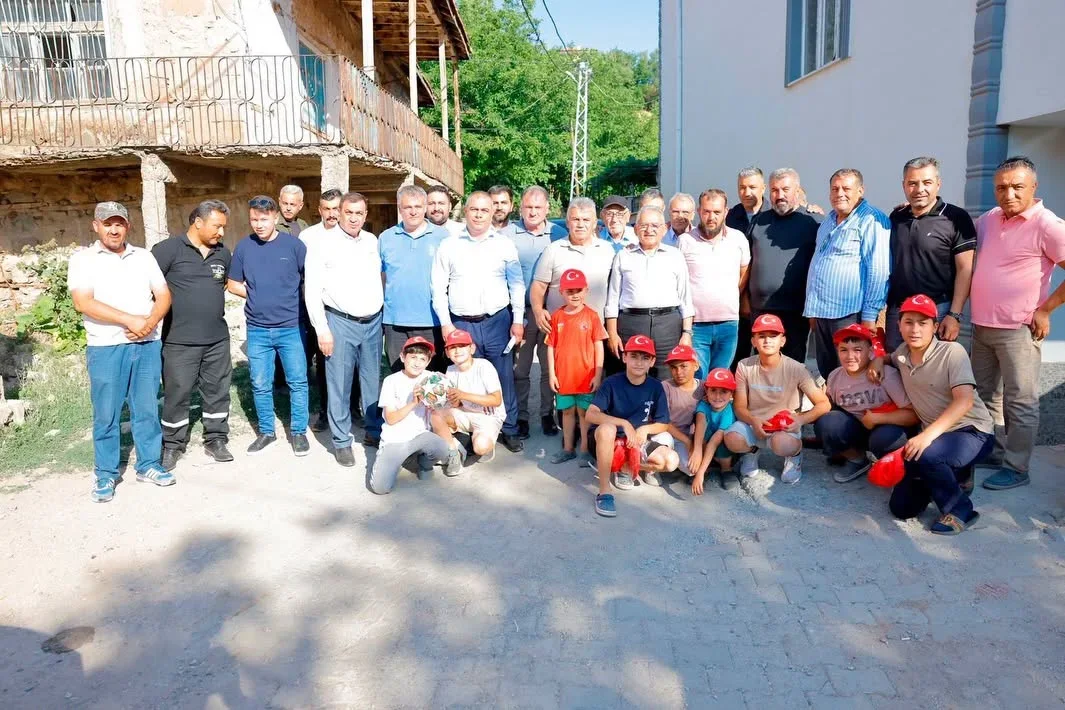 Başkan Büyükkılıç, Develi ve Yahyalı'nın kırsal mahallelerinde yatırımları inceledi