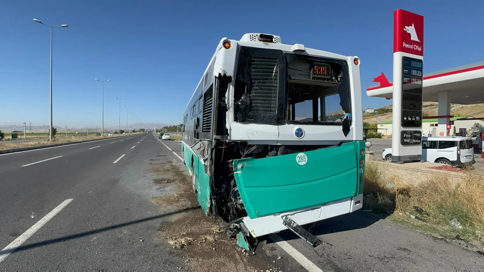 Kayseri’de minibüs özel halk otobüsüne çarptı: 3 yaralı
