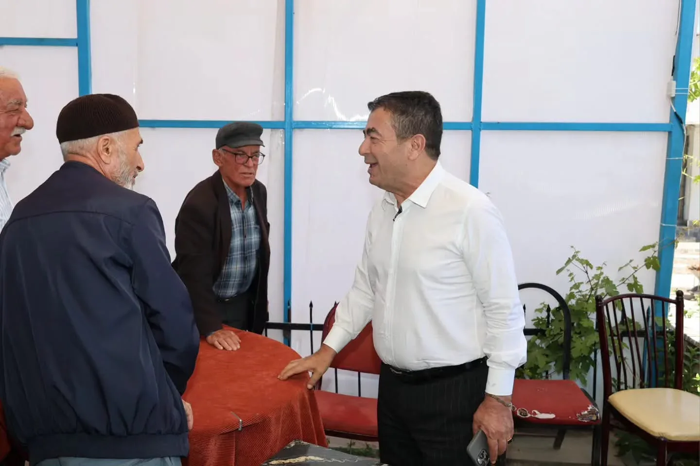 Başkan Metin, Tuzhisar Mahallesi'nde Vatandaşlarla Buluştu