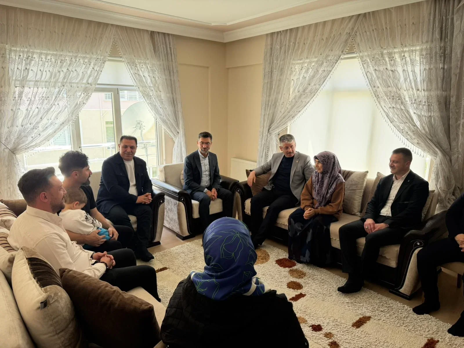 AK Parti’li Çopuroğlu’ndan Şehit Annesine Ziyaret