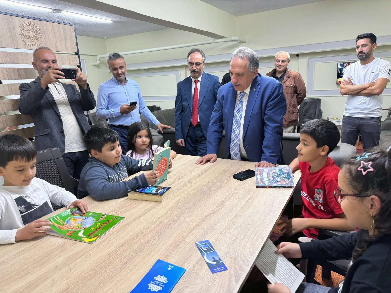 7/24 Kütüphane ile başlayan seferberlik 60’ı aşkın apartmana ve kırsal mahallelere ulaştı
