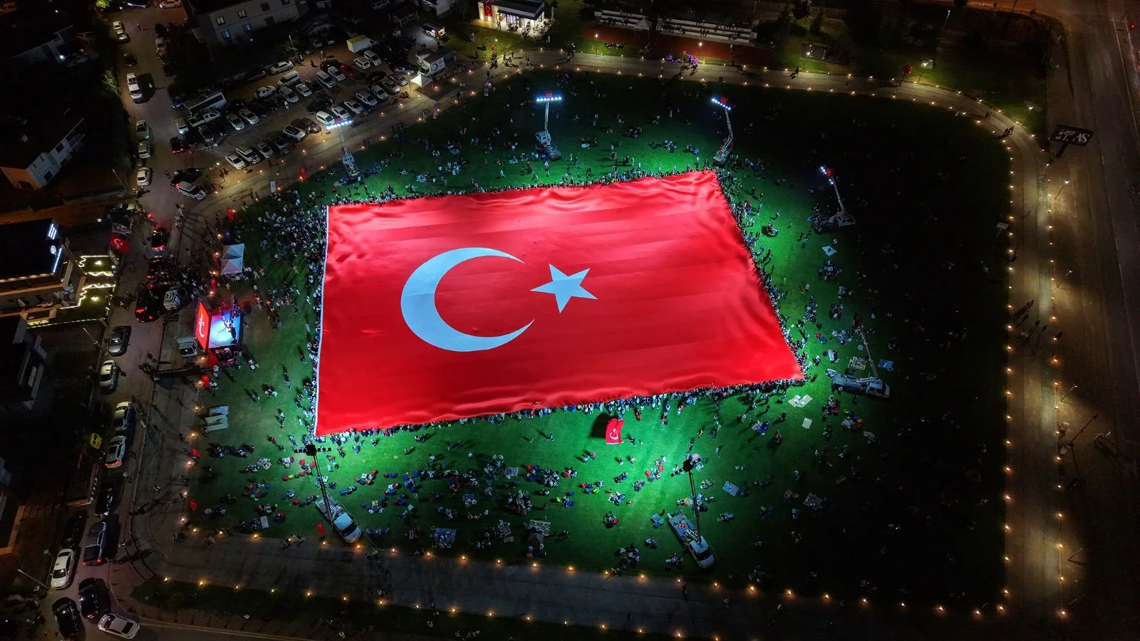 Talas’ta Dünyanın En Büyük Türk Bayrağı Açıldı