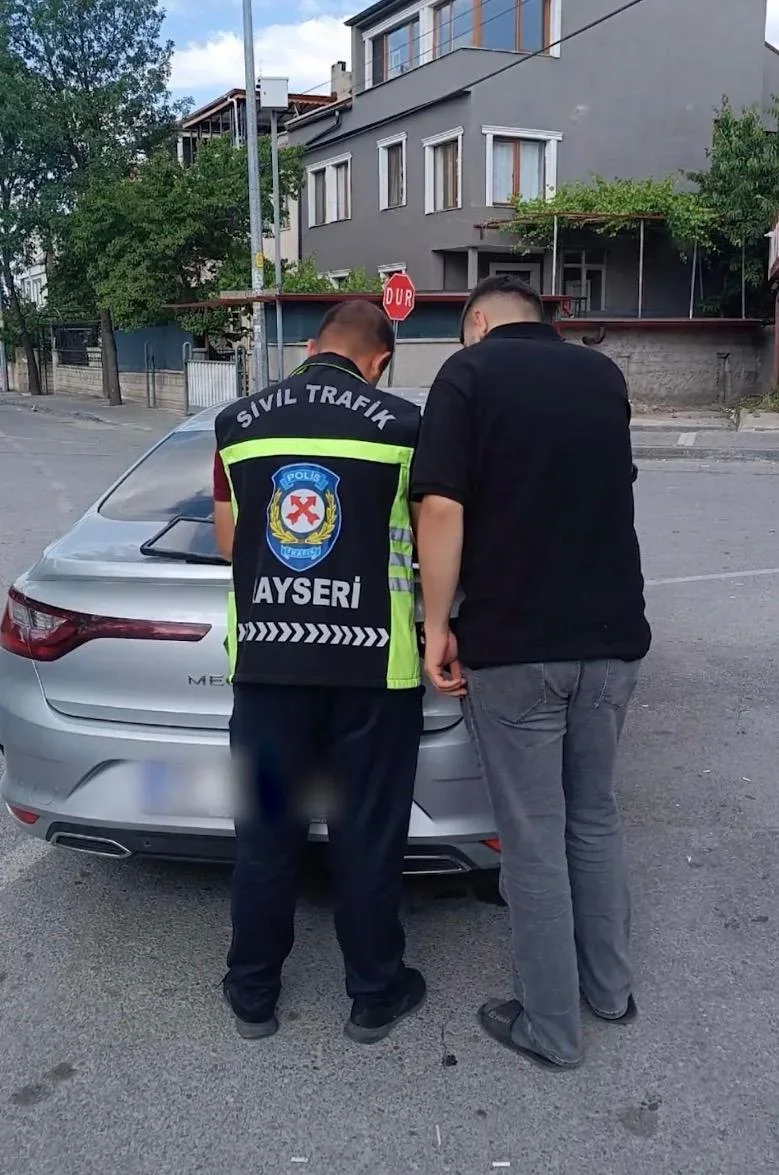 Trafiği Tehlikeye Düşüren Motosiklet Sürücüsüne 46 Bin TL Ceza
