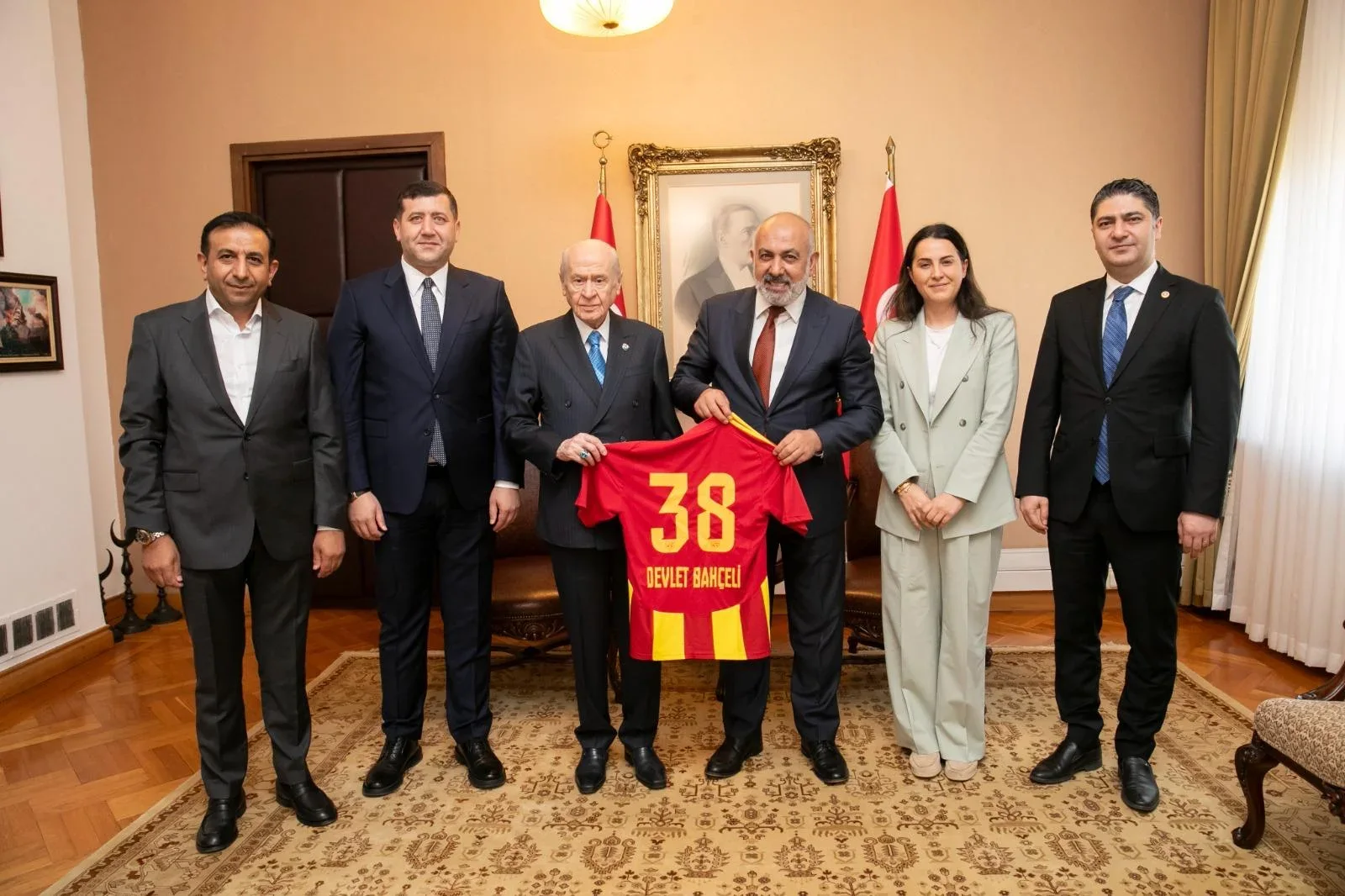 Kayserispor yönetiminden Devlet Bahçeli’ye ziyaret