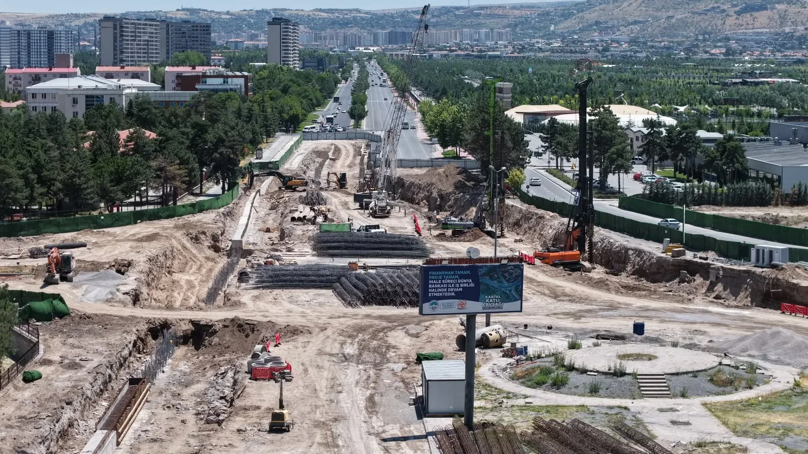 Başkan Büyükkılıç, Kartal Katlı Kavşağı şantiyesinde çalışmaları değerlendirdi