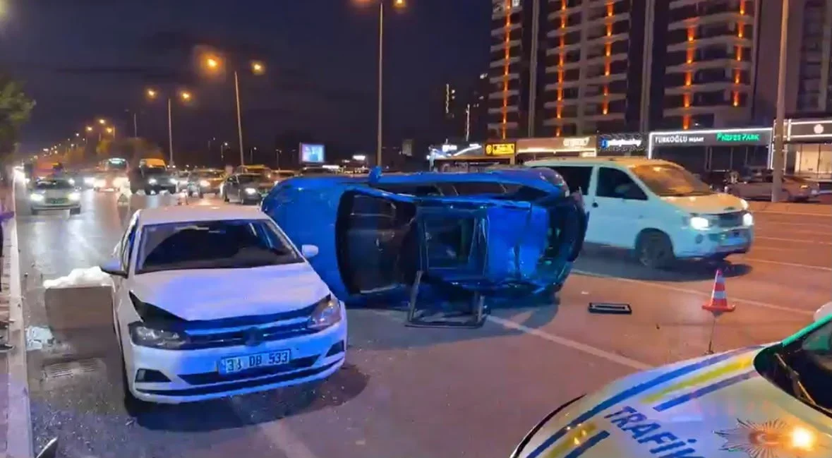 Kayseri’de iki otomobil çarpıştı: 3 yaralı