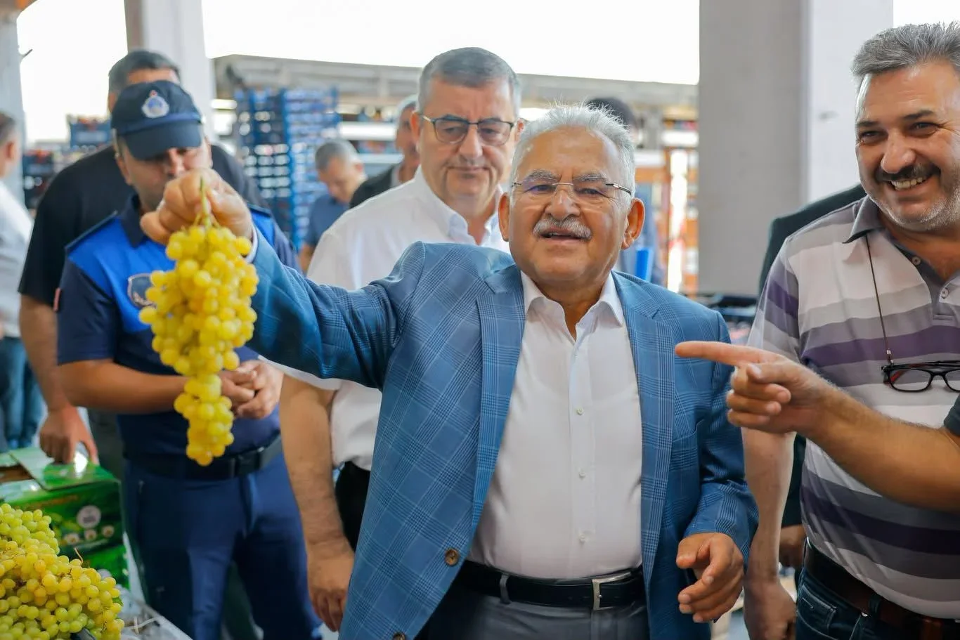 Başkan Büyükkılıç’tan Hal Esnafına Ziyaret