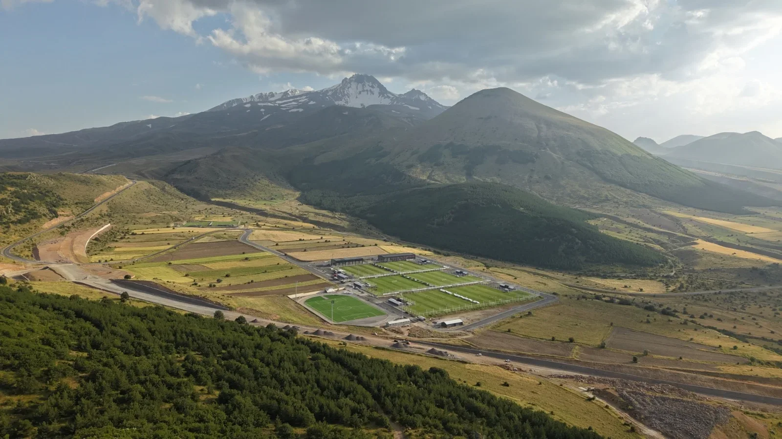 Erciyes Yüksek İrtifa Kamp Merkezi yeni sezonda da kulüplerin gözdesi