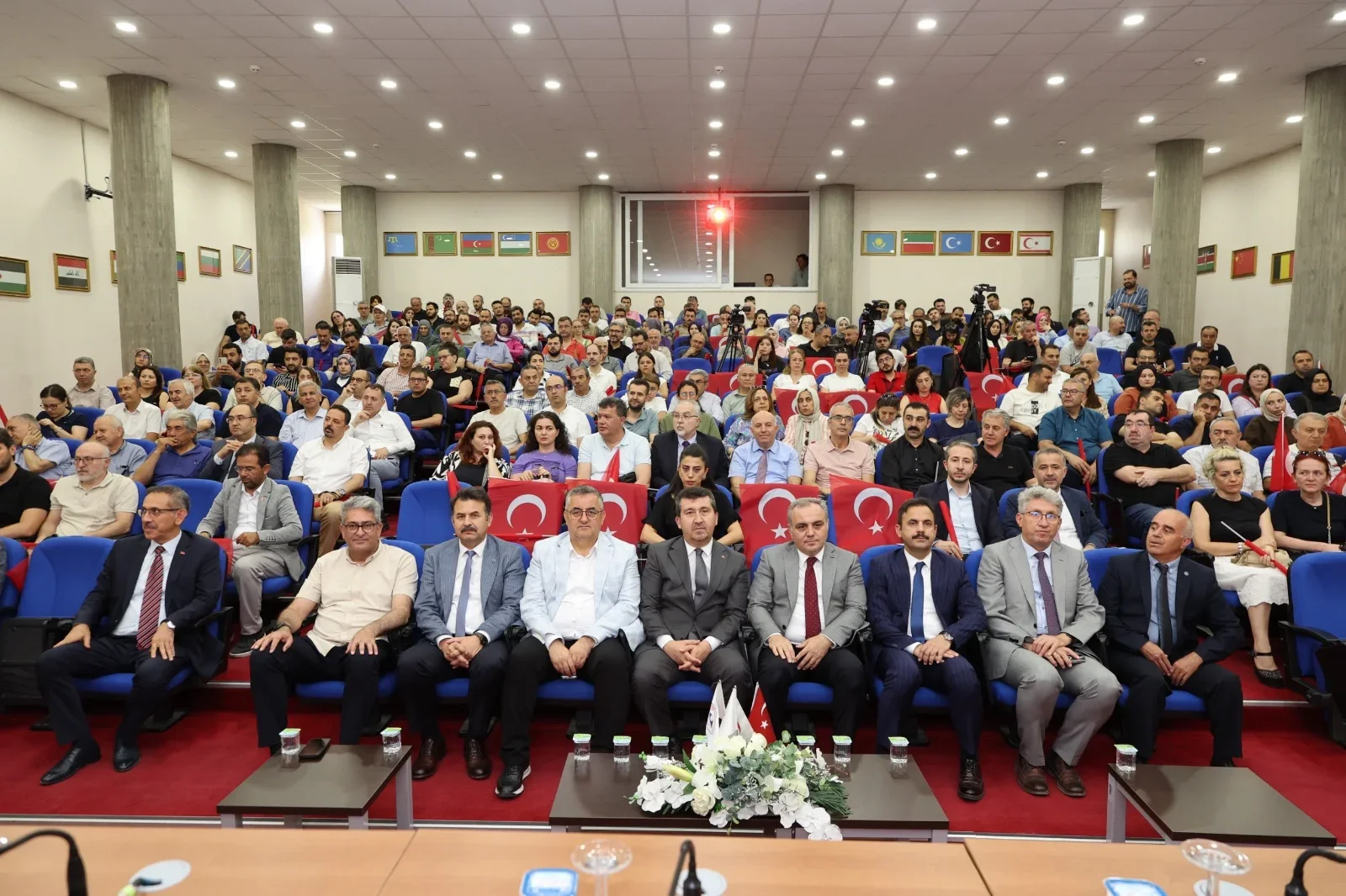 ERÜ’de “Sosyokültürel Açıdan 15 Temmuz ve Felsefi Okuması” konulu konferans
