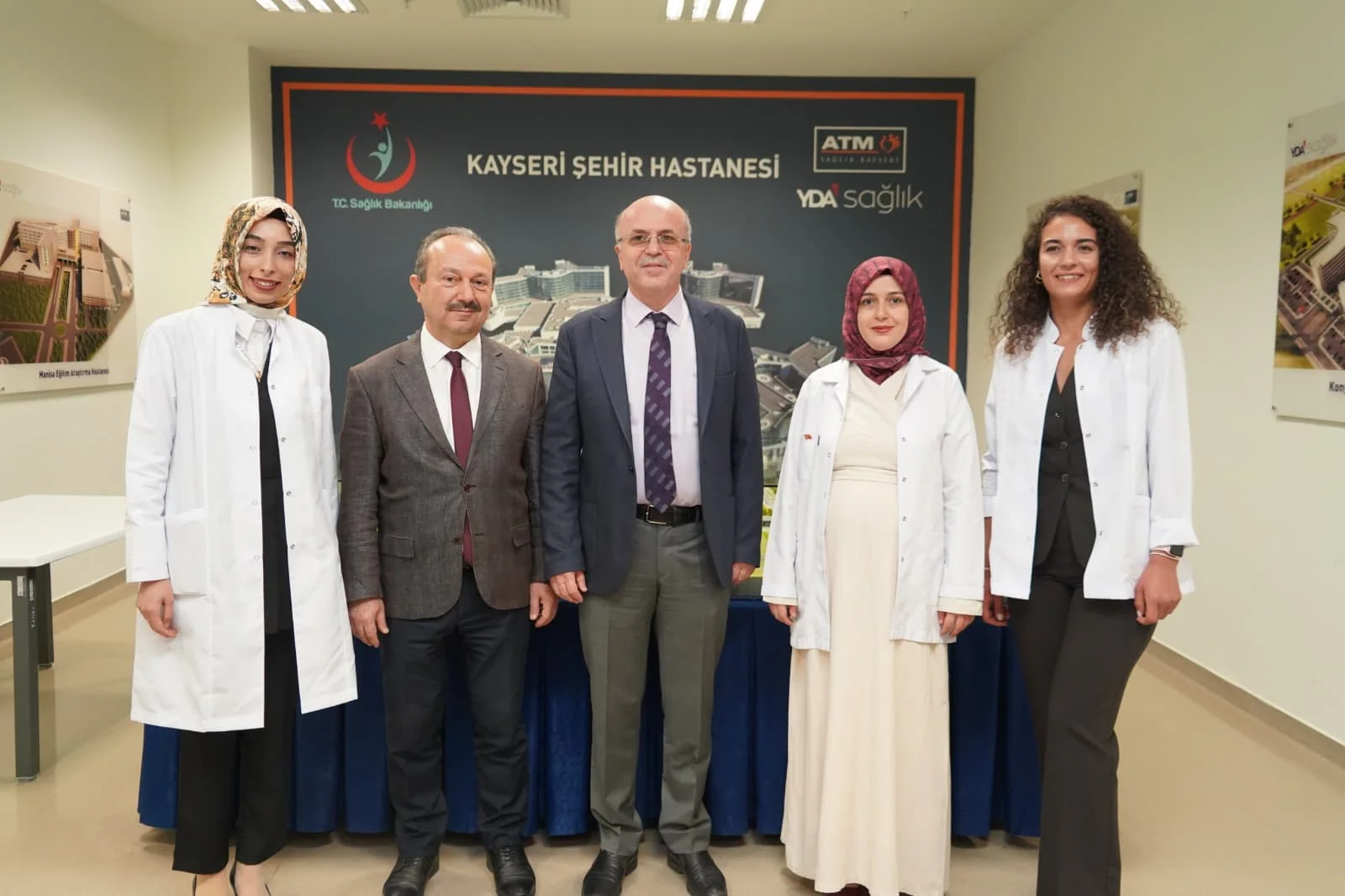 Kayseri Şehir Hastanesi Acil Tıp Kliniği’nde 3 kadın hekim uzman oldu