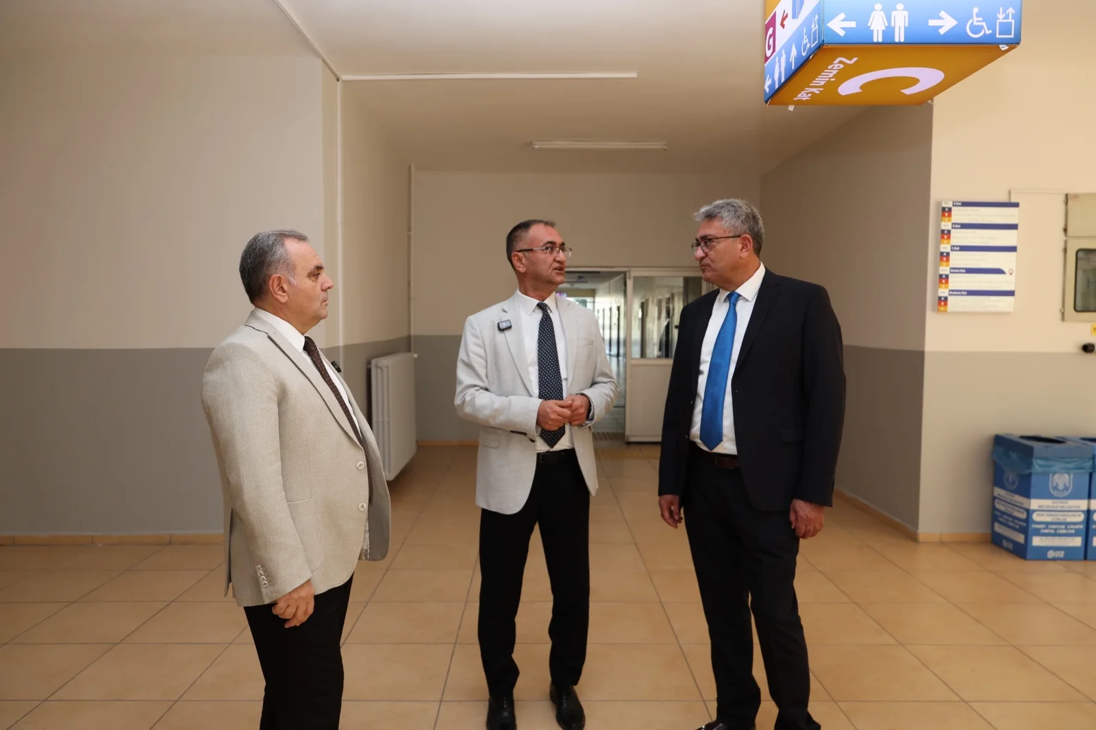 Rektör Prof. Dr. Altun, yenileme çalışmaları tamamlanan Mühendislik Fakültesi’ni inceledi