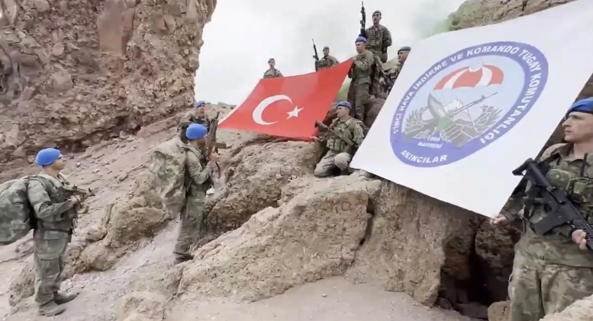 Kayseri komandolarından Erciyes’te zorlu eğitim