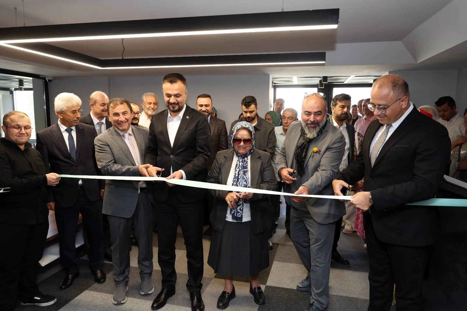 Talas’ta “Tezhip-Hat-Ebru-Yakma Eserler Sergisi” açıldı