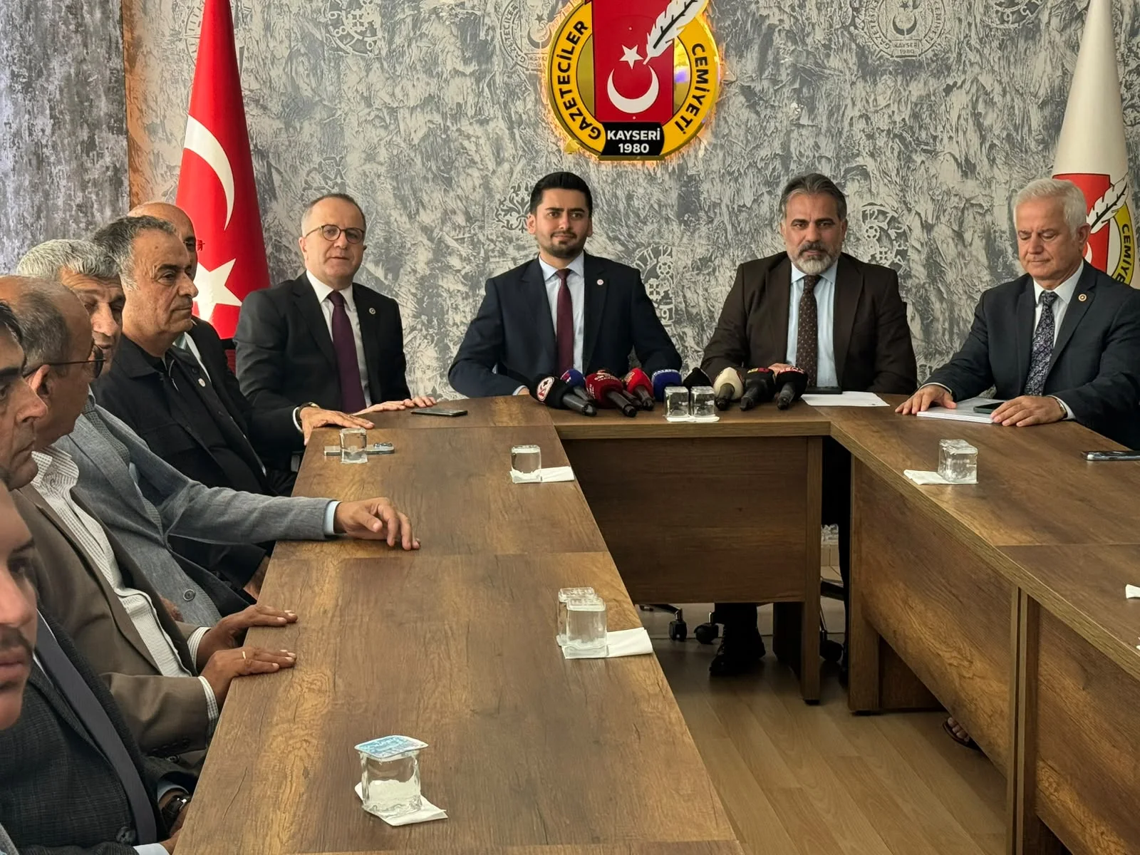 YENİ Parti milletvekillerinden KGC’ye ziyaret