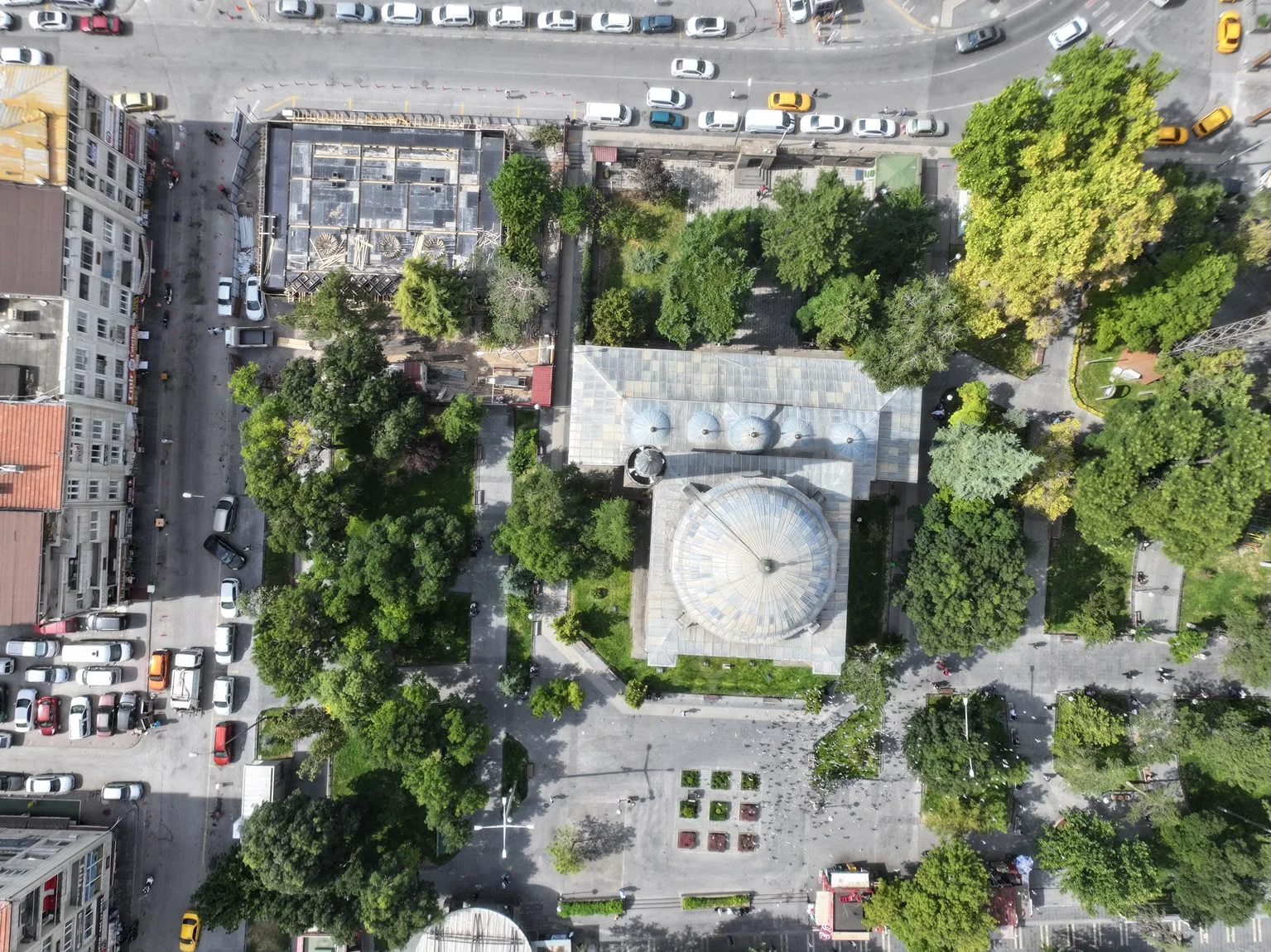 Başkan Çolakbayrakdar: Kurşunlu Cami’ye tarihi dokusuna yakışan modern bir dokunuş kazandırıyoruz
