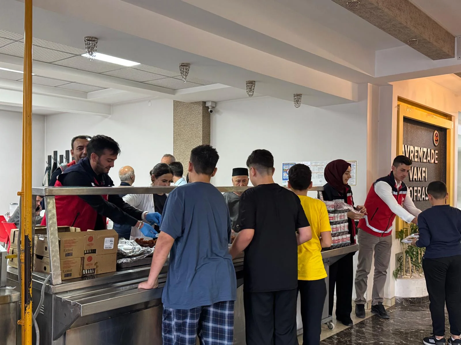 211 Yıllık Hayır Şartı Kayseri’de Hayat Buldu: Hafızlık Öğrencilerine Güveç İkramı