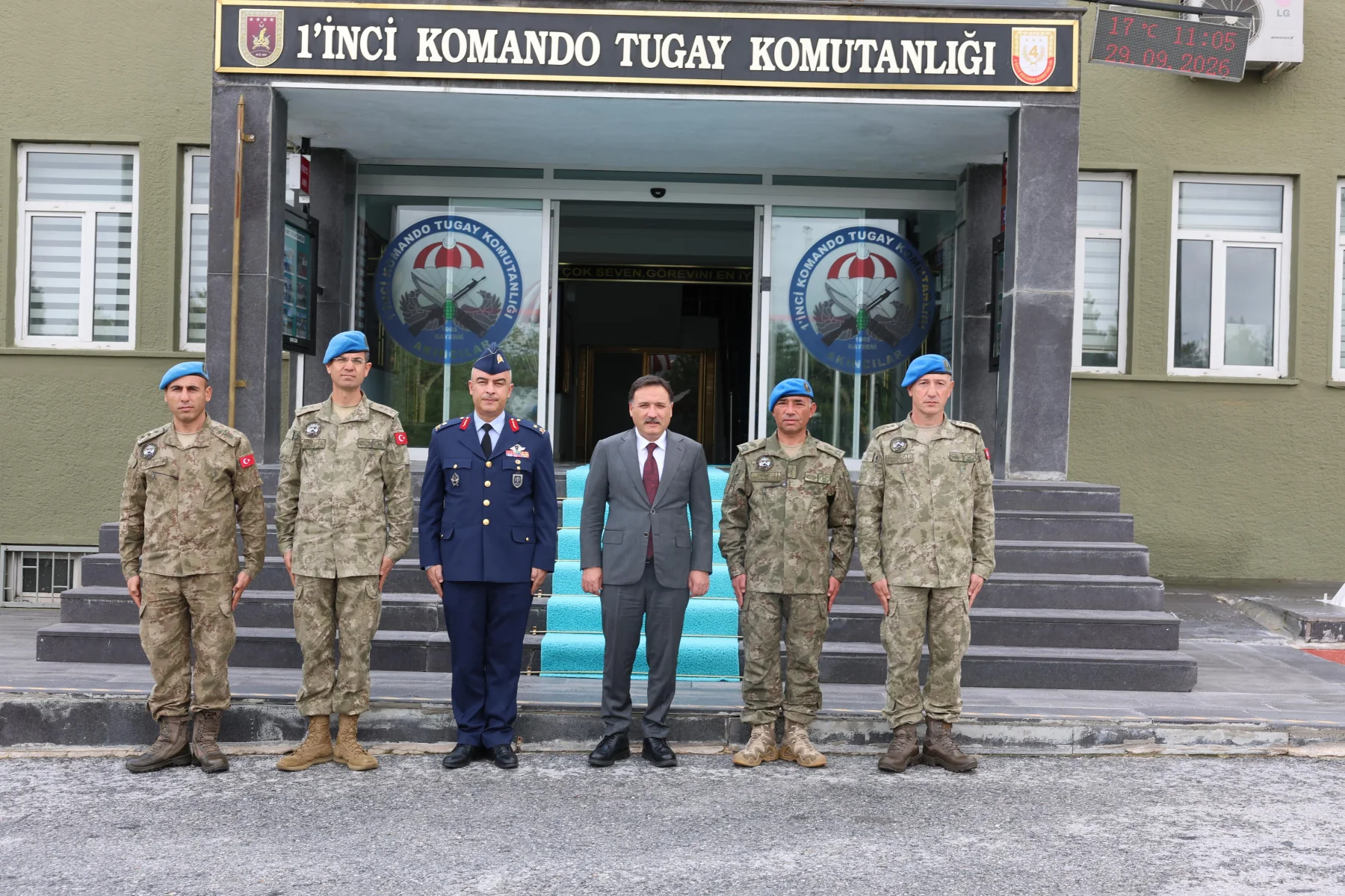 Vali Çiçek’ten komutanlara ziyaret
