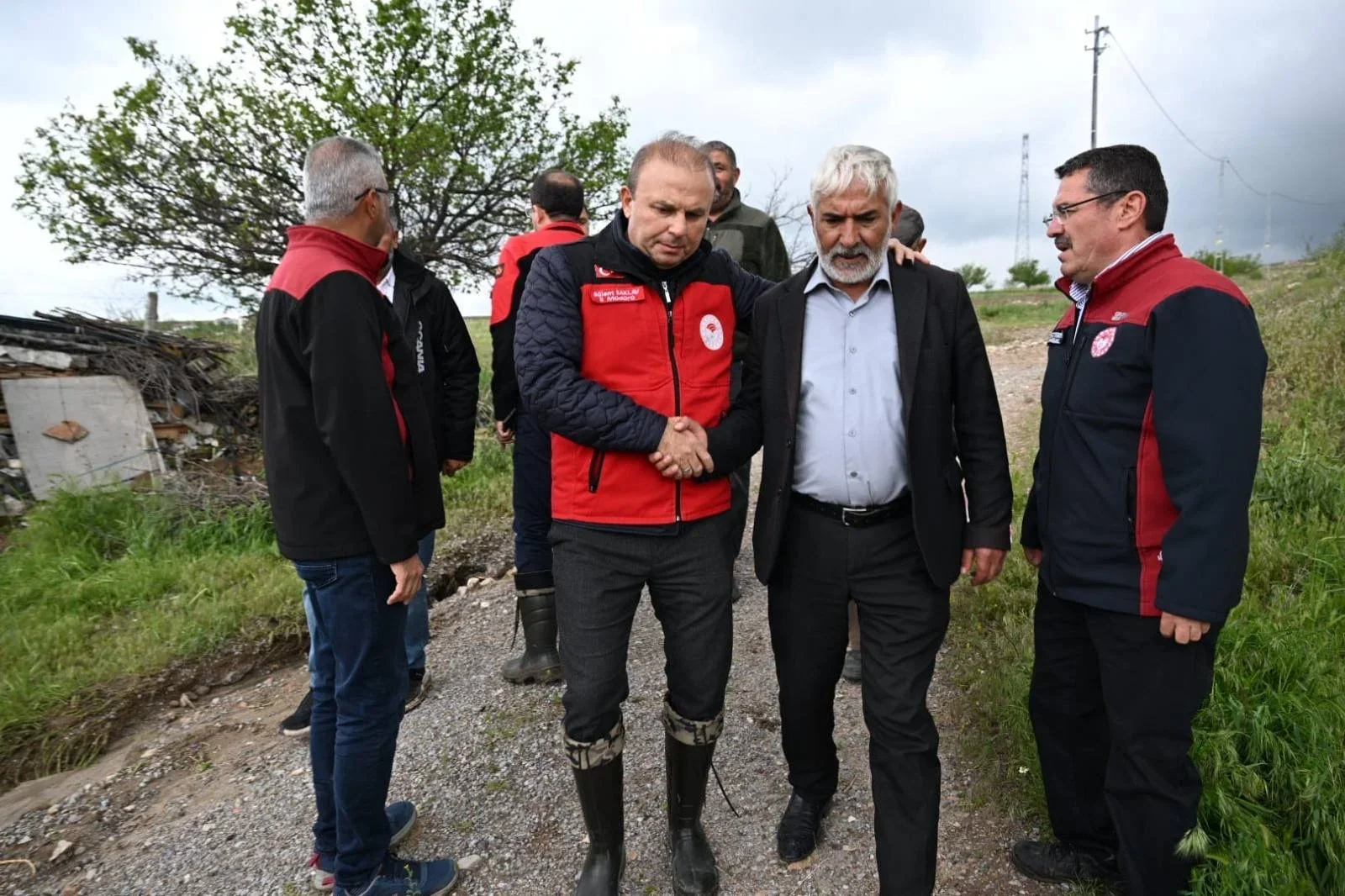 İl Müdürü Saklav’dan Doludan Zarar Gören Tarım Alanlarında İnceleme
