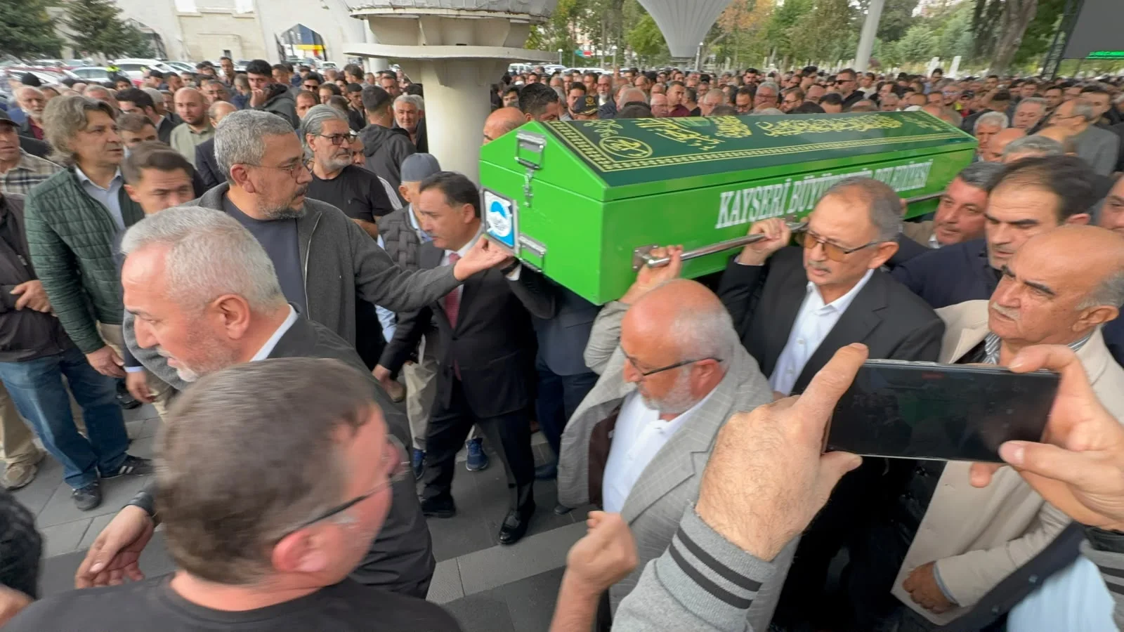İlim Yayma Cemiyeti Başkanı Oğuz Memiş son yolculuğuna uğurlandı