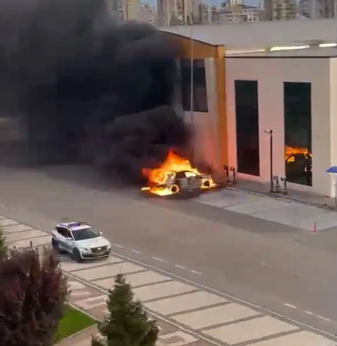 Kayseri’de şarj istasyonunda elektrikli araç yangını