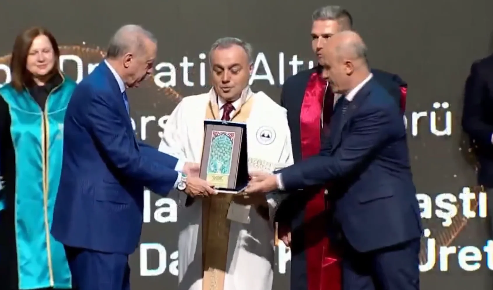 Erciyes Üniversitesi’ne YÖK’ten “Dijital Dönüşüm ve Veriye Dayalı Yönetim” ödülü