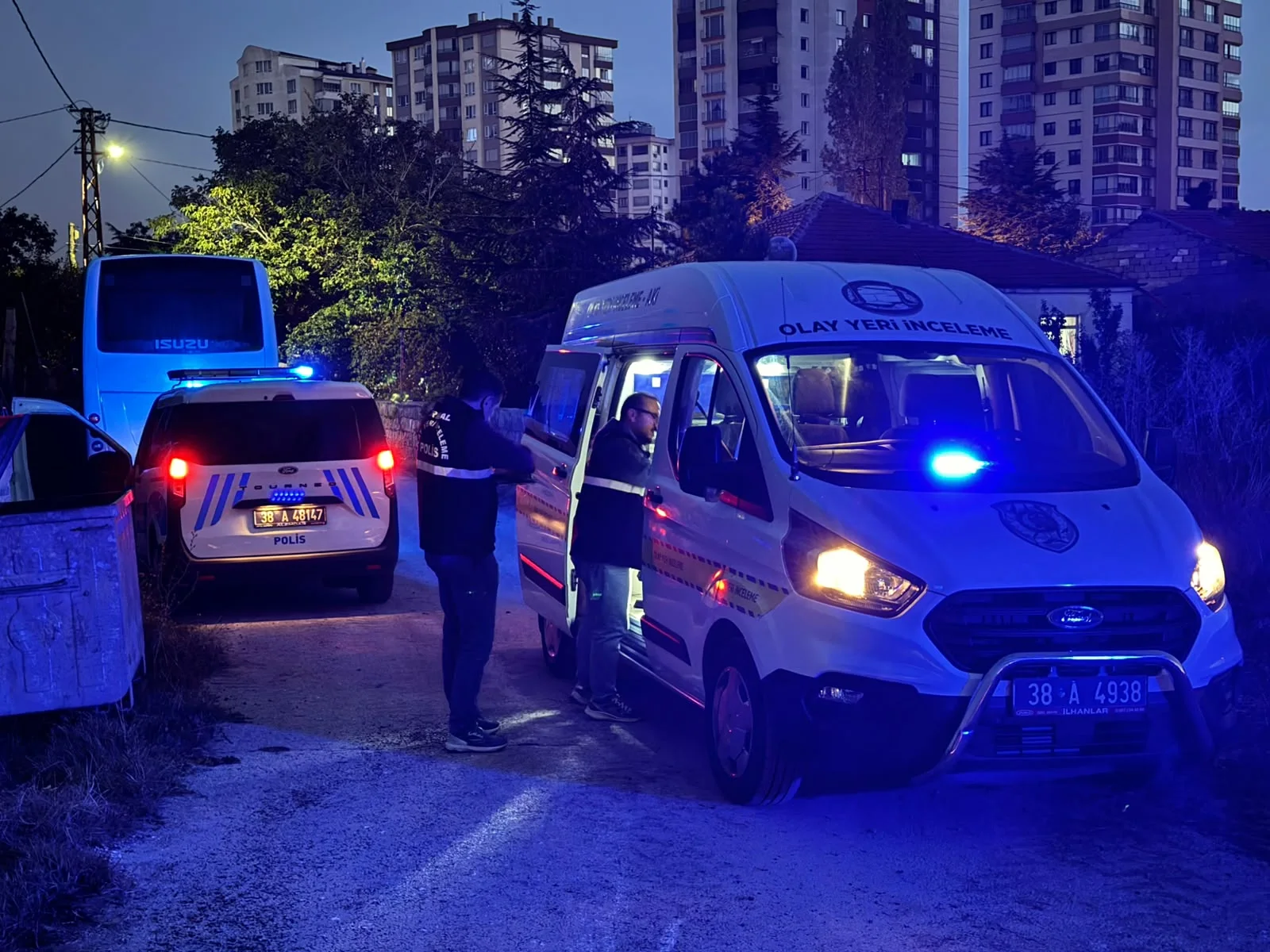 Erkek arkadaşının tabancayla vurduğu kadın yaralandı