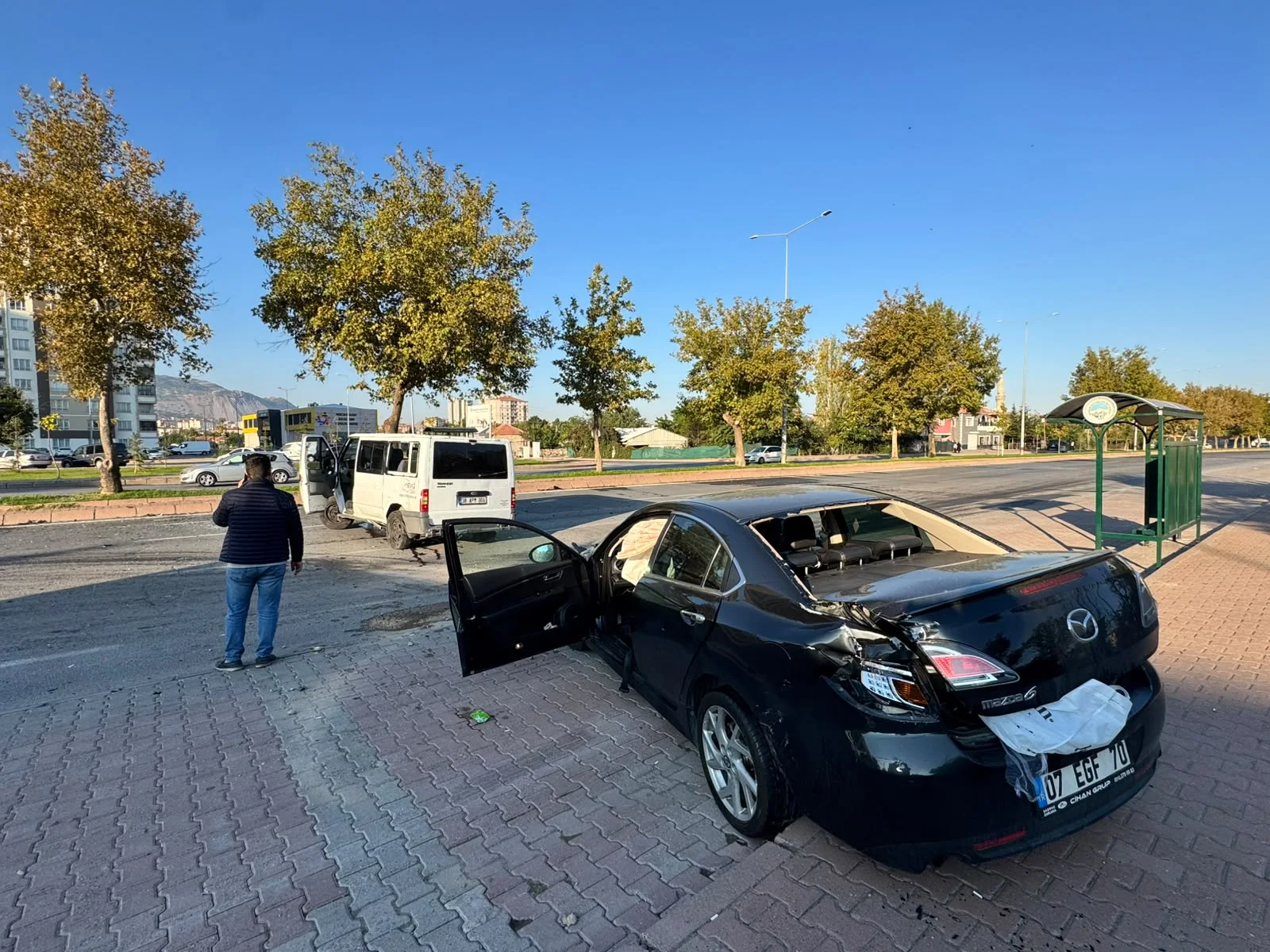 Kayseri’de minibüs ile otomobil çarpıştı: 2 yaralı