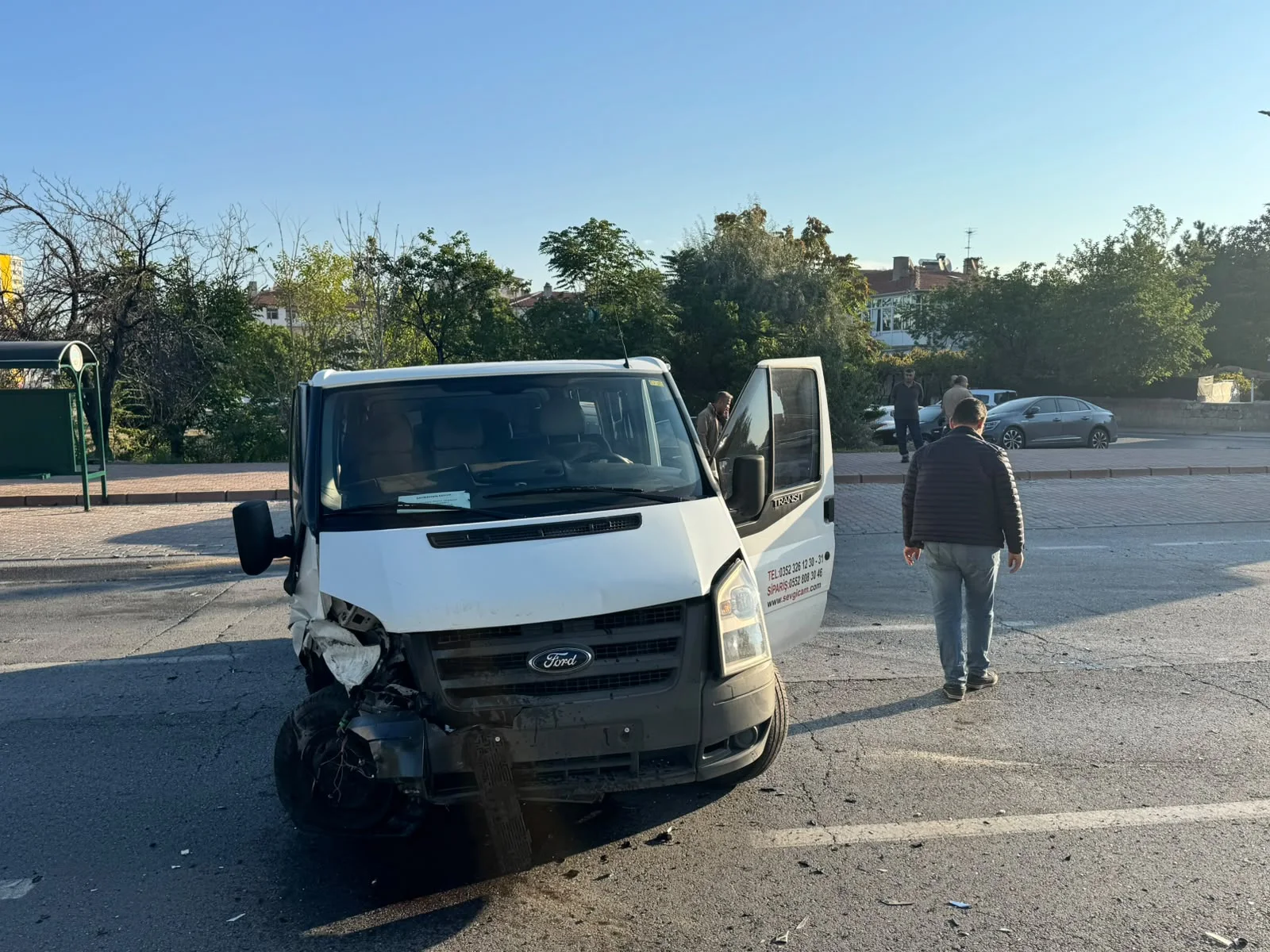 Kayseri’de minibüs ile otomobil çarpıştı: 2 yaralı