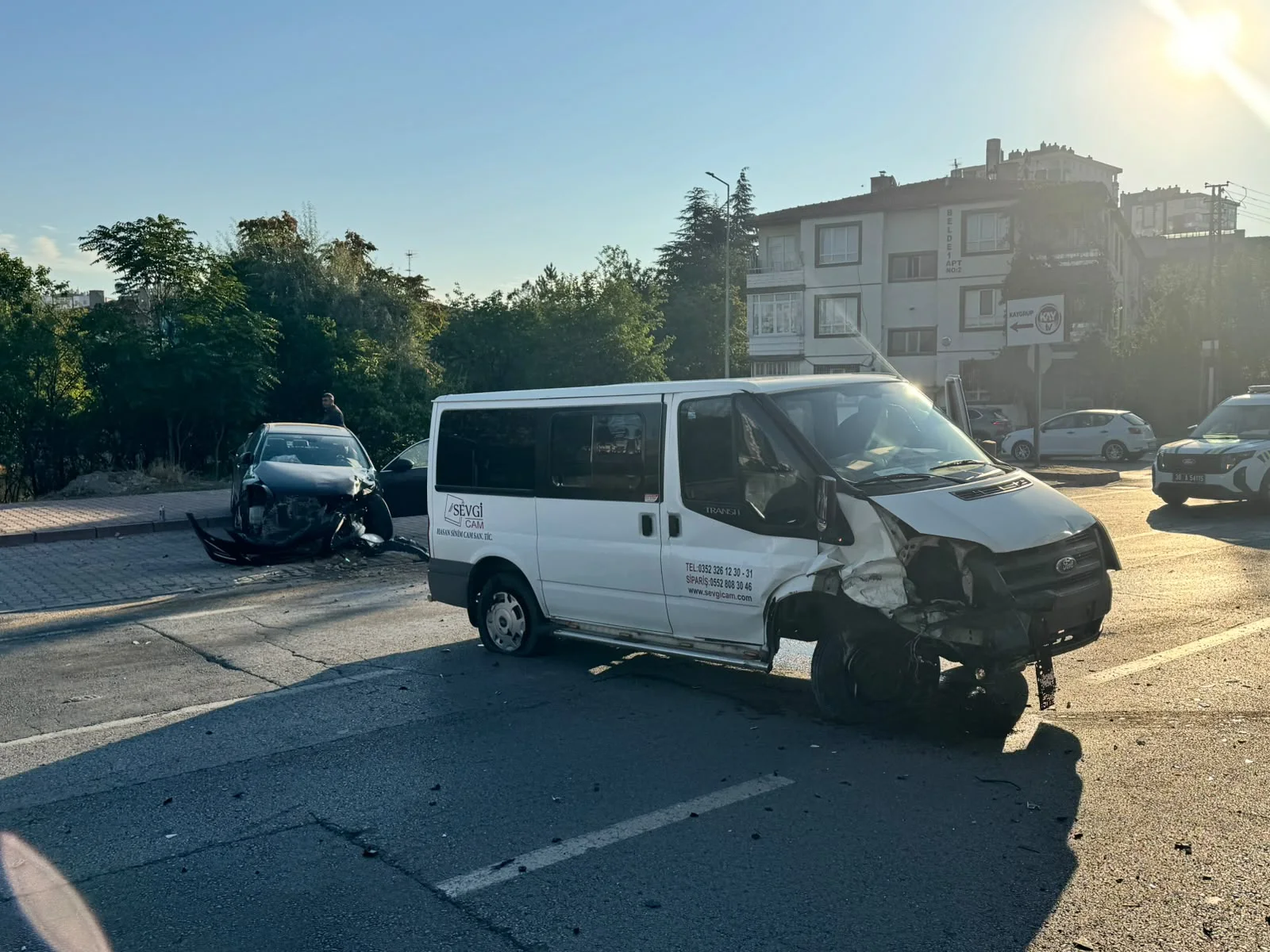 Kayseri’de minibüs ile otomobil çarpıştı: 2 yaralı