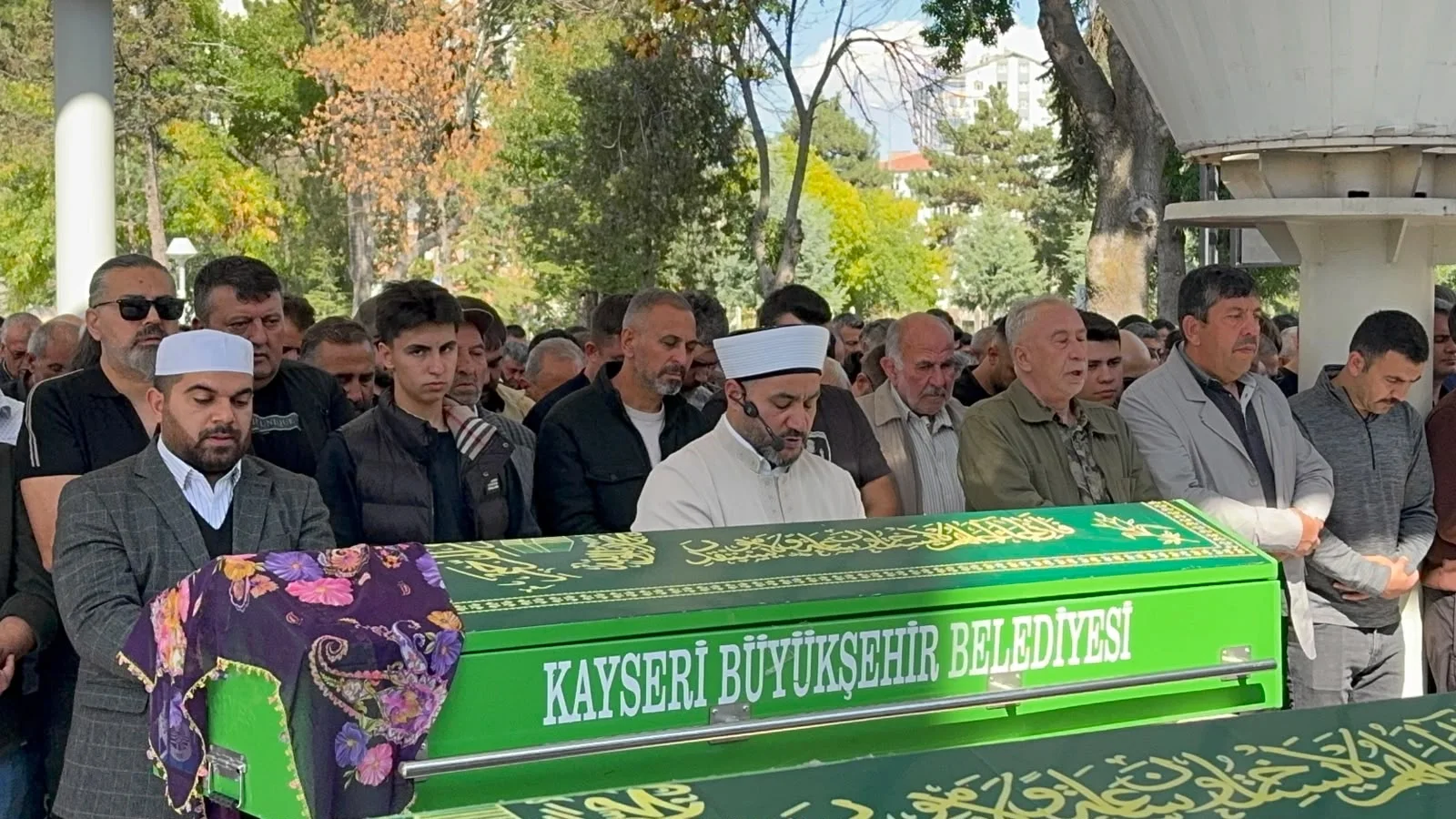 Kazada yaşamını yitiren Karakoç çifti ile Nazlı Avcı son yolculuğuna uğurlandı