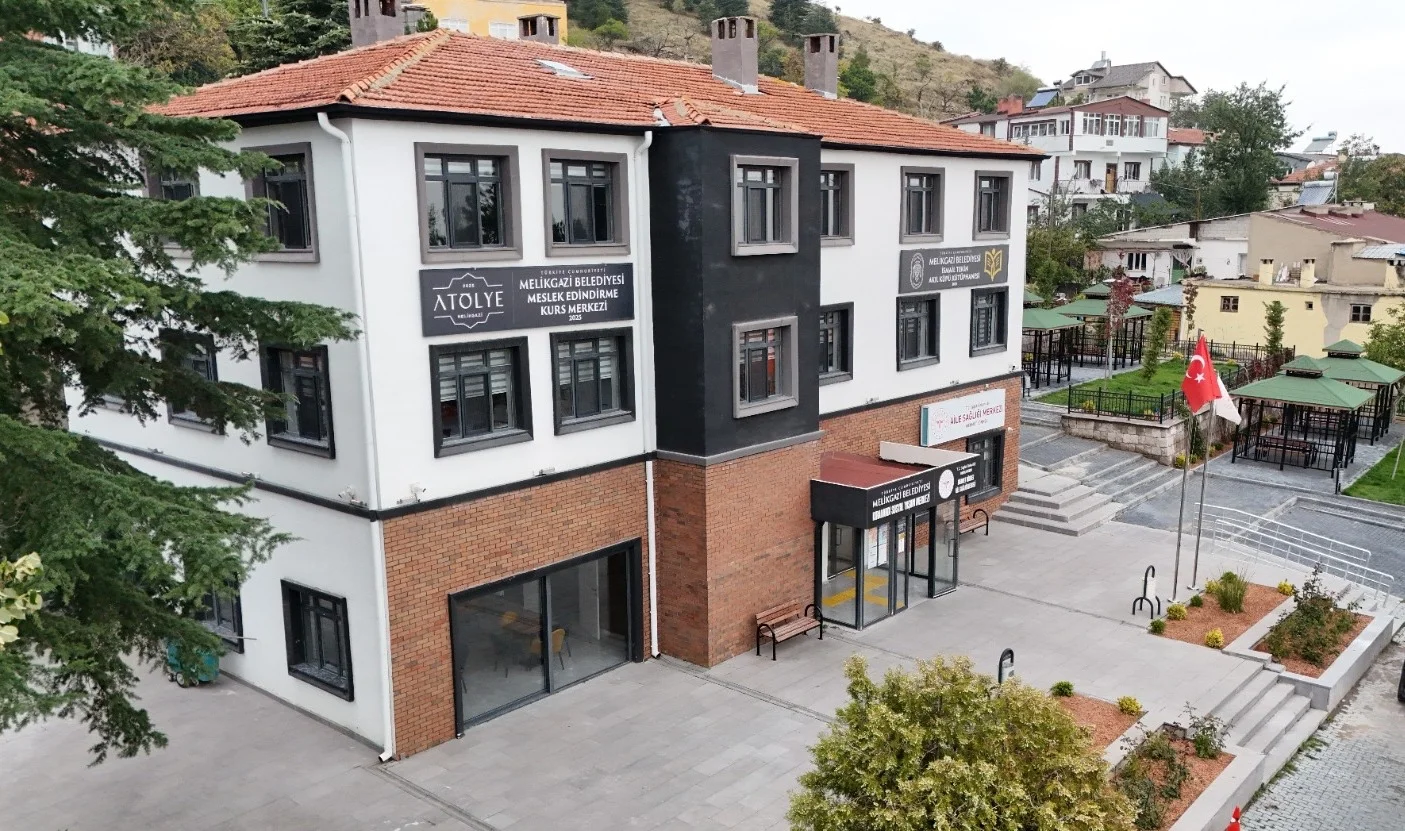 Melikgazi Belediyesi, 3 hizmeti Kıranardı Sosyal Yaşam Merkezi’nde buluşturdu