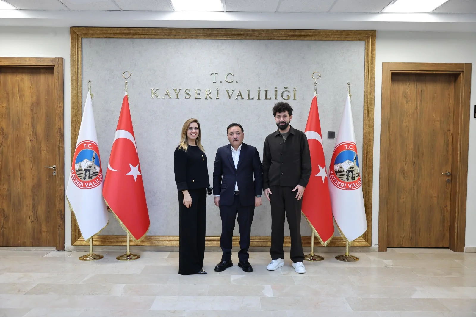 Nesrin Cihangir’den Vali Gökmen Çiçek’e ziyaret