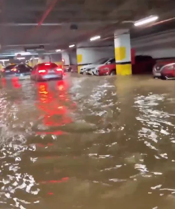 İstanbul'da Sel Felaketi: 41 Yılın Rekor Yağışı, 2 Can Kaybı, 1277 Su Baskını