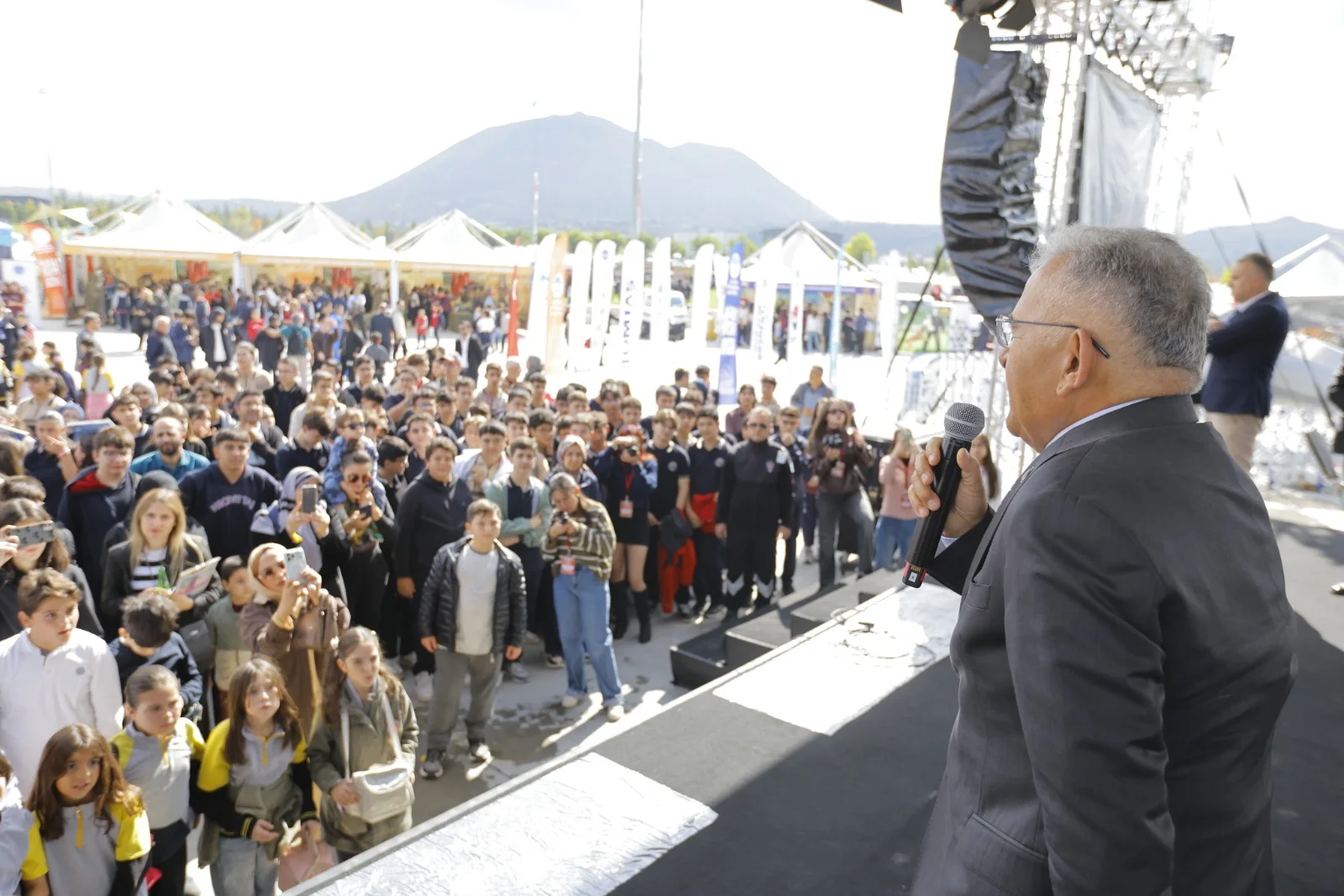 Kayseri’de Bilim ve Teknoloji Şöleni Başladı