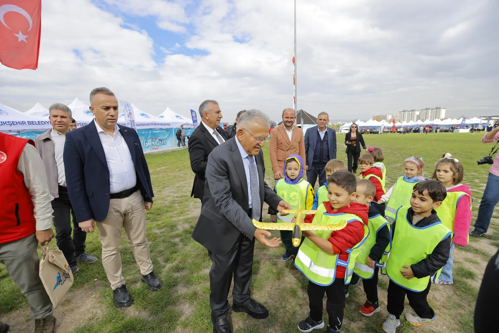 Kayseri’de Bilim ve Teknoloji Şöleni Başladı