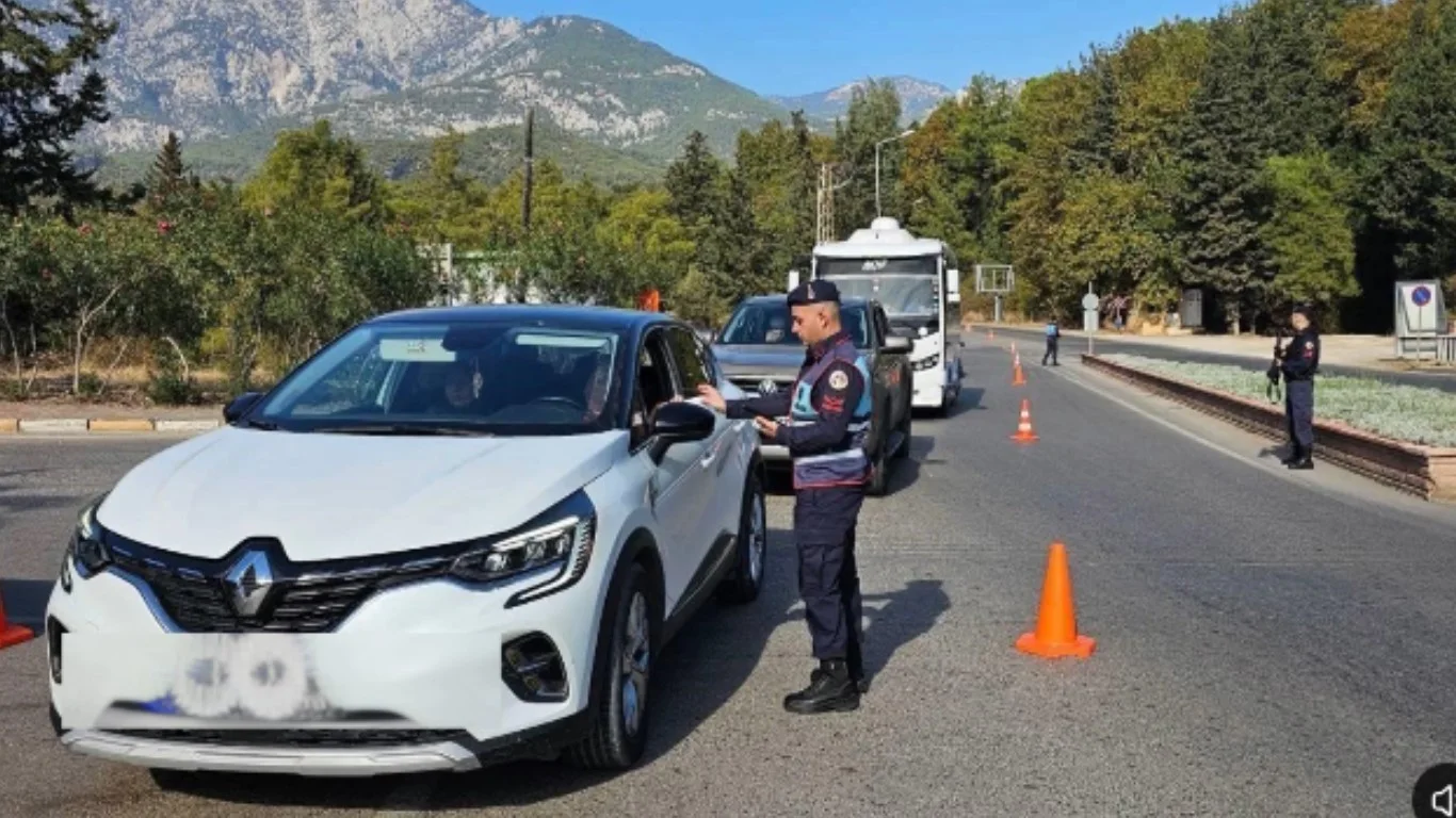 81 ilde aranan 912 kişi yakalandı