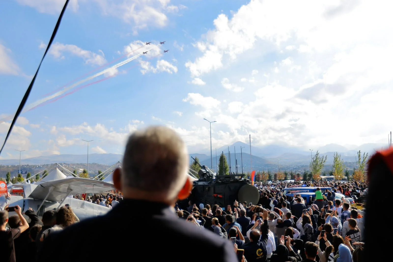 Türk Yıldızları’ndan gökyüzünde nefes kesen gösteri