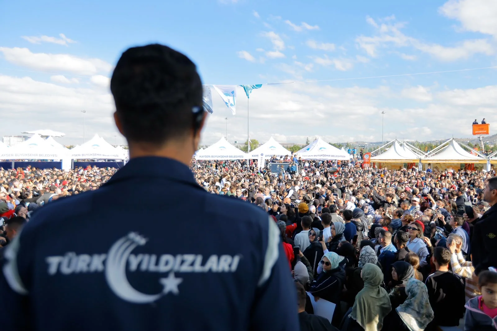 Türk Yıldızları’ndan gökyüzünde nefes kesen gösteri