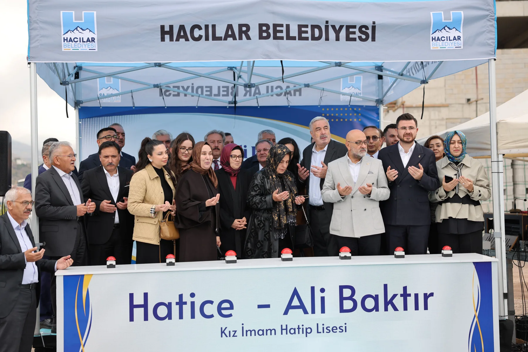 Hacılar’da hayırseverlerin yaptırdığı 16 derslikli kız imam hatip lisesi tanıtıldı