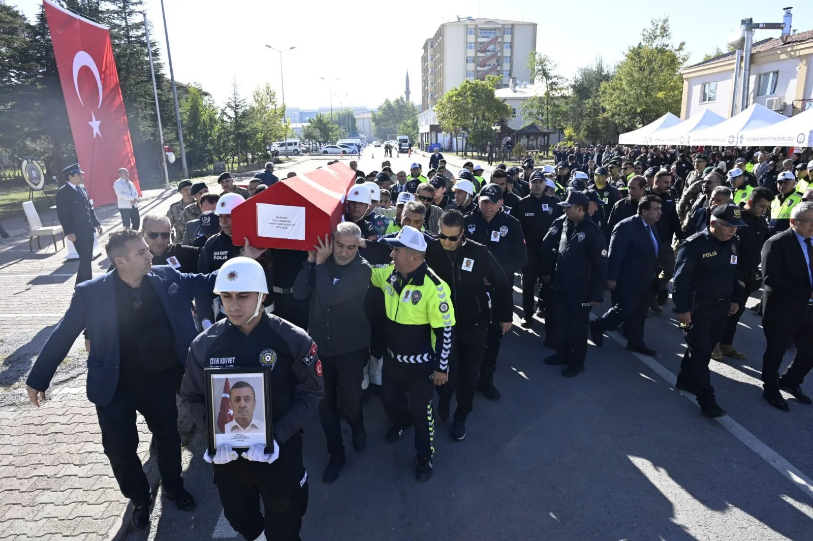 Artvin’de geçici görevde bulunan polis memuru hayatını kaybetti